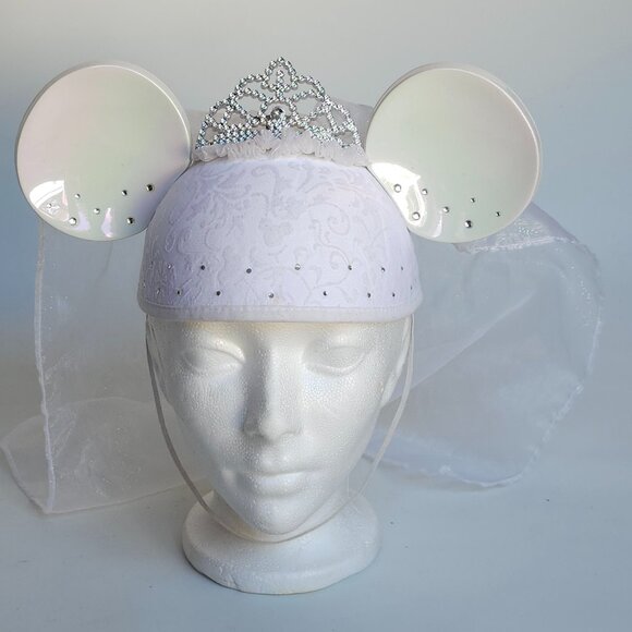 Disney Minnie and Mickey Mouse EARS Bride Veil sparkle and shine - Picture 1 of 5